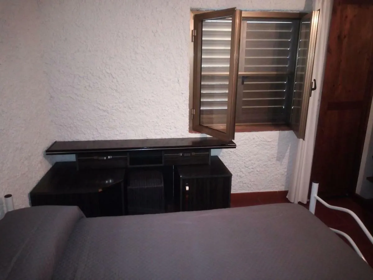 Casa Elena Daire Lotzorai